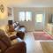 Pet Friendly Cottage Ashbourne with Parking