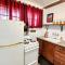 #09 - Large Lakeview One Bedroom- Pet Friendly