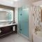 The Higgins Hotel New Orleans, Curio Collection by Hilton