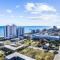 Dazzling Centrally Located Ocean View w 2 Kings, Huge Private Yard, 2 Decks, Firepit, BBQ - 默特尔比奇