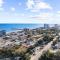 Gorgeous Centrally Located Ocean View 2 King, Huge Private Yard & Deck, Firepit, BBQ, & Game Tables - Миртл-Бич