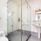 Nina Home- De Tham Street, D1