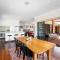 Moondyne Estate Exclusive & Pet Friendly Hilltop Retreat