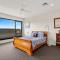 Beachside Luxury Villa - Expansive Panoramic Vistas