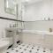 Spacious Soho Home On Quaint Cobbled Street - 伦敦