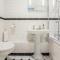 Spacious Soho Home On Quaint Cobbled Street - 伦敦