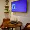 Stylish centrally-located studio with parking