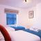 Ideal Contractors Family Group Stay with 3 Double Bedrooms Near Gloucester Quays and Parking - Hempstead