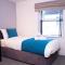 Ideal Contractors Family Group Stay with 3 Double Bedrooms Near Gloucester Quays and Parking - Hempstead