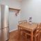 Spacious Apartment Central Bath