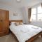 Spacious Apartment Central Bath