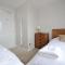 Spacious Apartment Central Bath