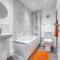 Luxurious Birmingham Home Private Parking WiFi - near to NEC and QEH