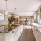 Scotsdale - exclusive family home