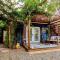Cozy AF Tiny-House Oasis