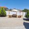 Sineva Guest House