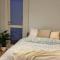 2Bdr Modern Apartment in Hammersmith West London - London