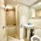 2Bdr Modern Apartment in Hammersmith West London - London