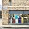 2Bdr Modern Apartment in Hammersmith West London - London