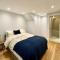 2Bdr Modern Apartment in Hammersmith West London - London
