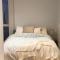 2Bdr Modern Apartment in Hammersmith West London - London