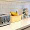 2Bdr Modern Apartment in Hammersmith West London - London