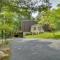 Spacious Massanutten Retreat with Hot Tub and Games - McGaheysville