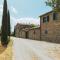 Beautiful holiday home with view over Cortona in beautiful surroundings