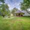 Richmond Heights Retreat with Patio and Fire Pit! - Richmond Heights