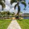 Half mile to the beach! Heated Pool & Spa, with Tiki on boat dock! - Villa Changes in Attitude - كيب كورال