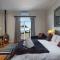 Manor on the Bay Guest House