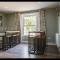 Stubbs House, Loddon, sleeps 20, 2 hot tubs
