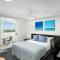 Seaside Azul A Central Studio with Rooftop Pool