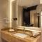 Skyline Hotel & Suites