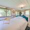 Lakefront Michigan Abode with Deck and Fire Pit! - تشيبويغان