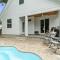 Lions Sail Beach Island Pool