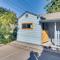 Bright and Airy Seattle Abode Less Than 9 Mi to Space Needle