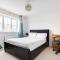 Double bedroom with a private bathroom - Woodplumpton