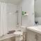 South Haven Oasis - Private Hot Tub, Pool and Grill!