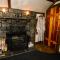 Castle Wood Theme Cottages- COUPLES ONLY