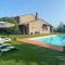 Podere Sassolegno - Luxury Villa with private pool and garden in Umbria