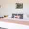 King Bed, Air Conditioning, Pool, Fast Wifi - Luna at Casa Calavera - San Francisco