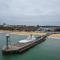 The smaller new refurbished ensuite room 5min from beach parking in Guest house