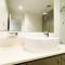 New Comfy stylish Apt in Rhodes Next to train n shopping center - Sydney
