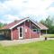 Three-Bedroom Holiday Home In Oksbol