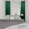 Heart of Warsaw Apartment Zielna by Noclegi Renters - 华沙