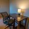 Hillcrest Chalet - Spa - Firepit - Views - USAFA