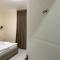 Hotel X