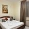 Hotel X