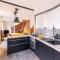 Maison, appartement type Triplex atypique de charme à 5 minutes du port et des plages